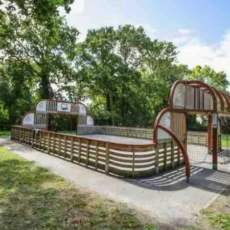 Maison 6 Personnes Avec 2 Chambres, Piscines Et Sauna * פורנישי