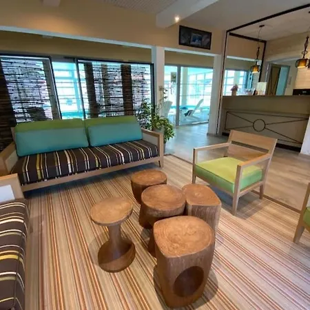 Prázdninový dům Maison 6 Personnes Avec 2 Chambres, Piscines Et Sauna