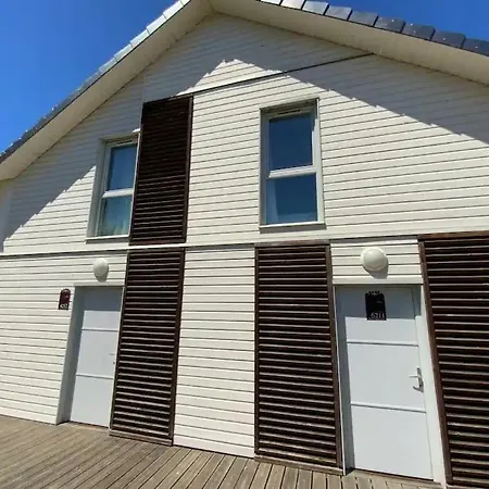 Maison 6 Personnes Avec 2 Chambres, Piscines Et Sauna
