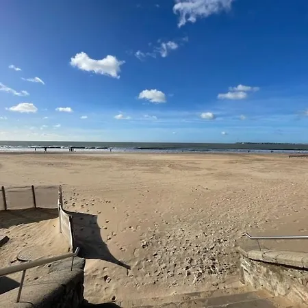 Holiday home Maison 6 Personnes Avec Terrasse, Piscines Et Sauna *