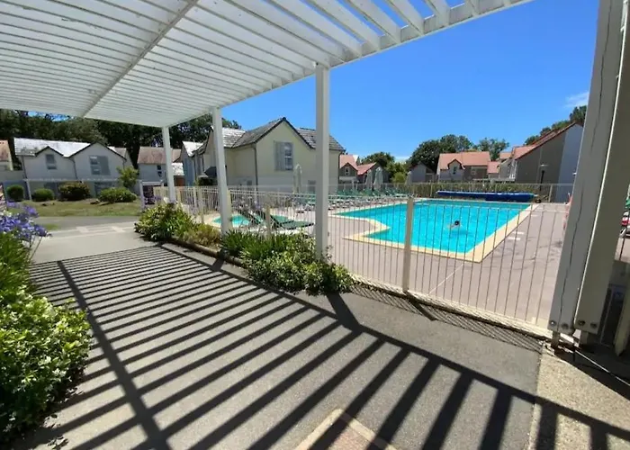 Casa vacanze Maison 6 Personnes Avec 2 Chambres, Piscines Et Sauna *