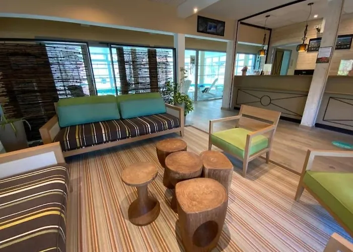 Casa vacanze Maison 6 Personnes Avec 2 Chambres, Piscines Et Sauna